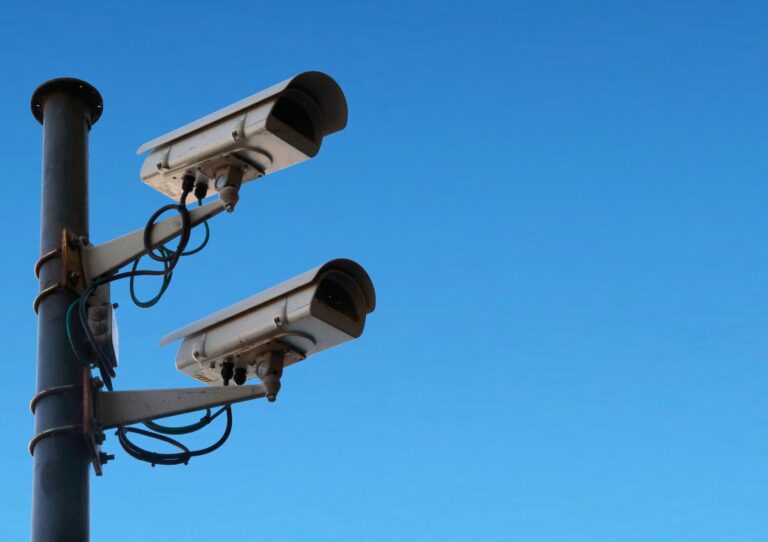 Camara oculta o sin aviso: consecuencias legales en Espana