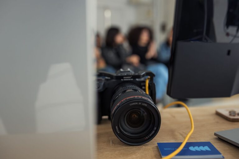 Imagen relacionada con Cartel de videovigilancia: modelos, medidas y donde colocarlo